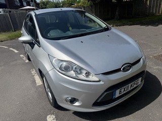FORD FIESTA 2011 ONLY 59000 MILES. NEW MOT. CATEGORY N!