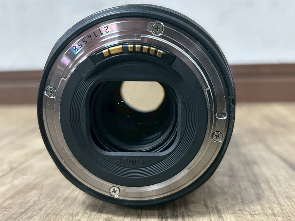 ID8080: Canon ULTRASONIC Lens 24-105mm f/4 L IS USM - Slightly Scratched & Dusty - Image 4 of 4