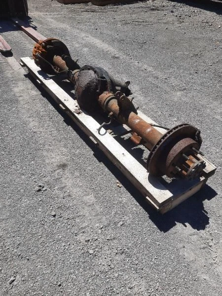 1999 Ford F-250 Super Duty Rear Axle 4.10 Ratio 246k OEM - Изображение 3 из 4