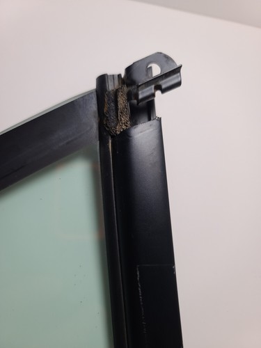 2002 Saturn S Series Rear Vent Glass Left Driver - Picture 4 of 7
