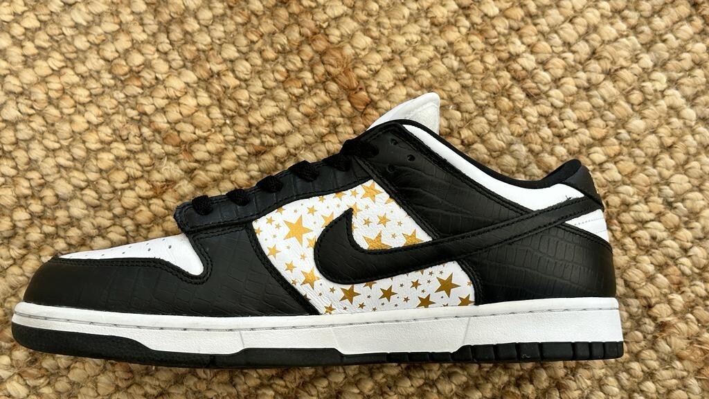 NIKE DUNK LOW 10.5 OG QS SB SUPREME STARS BOX LOGO BLACK NIKE DUNK LOW 10.5 OG QS SB SUPREME STARS BOX LOGO BLACK