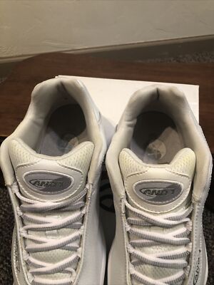 And1 Tai Chi mid mens Shoes size 8 White/White/Silver Vince