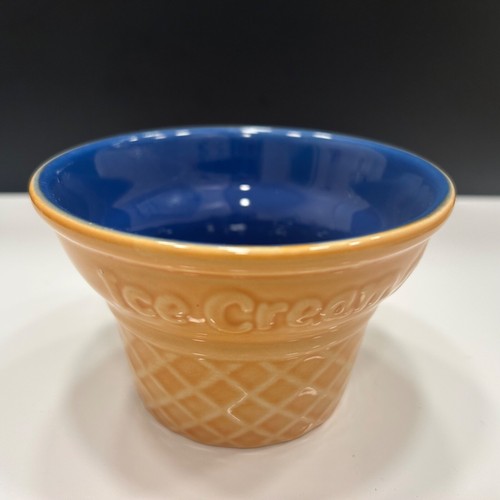 Set (4) Willams Sonoma Ceramic Ice Cream Bowls "Ice Cream Party" Series Adorable - Picture 6 of 15