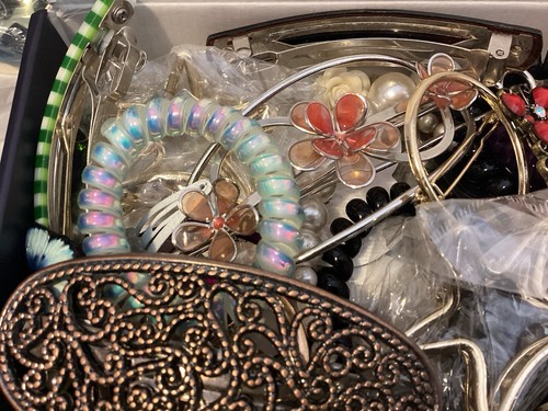 HAIR bits + bobs, x 80 accessories, clips, hair bands, toggles, free delivery. - Picture 2 of 7