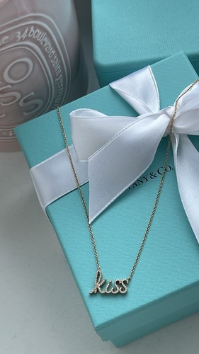 Tiffany & Co. Paloma’s Graffiti Kiss Pendant in Rose Gold 18K 16” $4050 - Picture 16 of 20