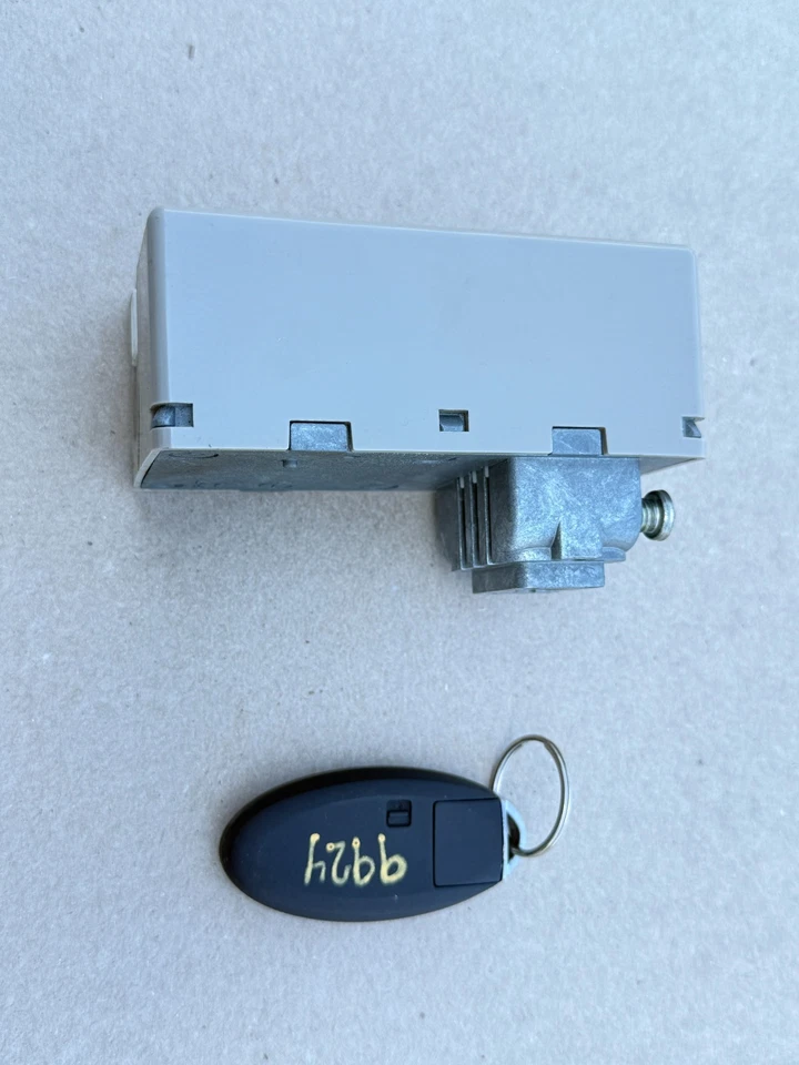 Módulo actuador de bloqueo de columna de dirección Infiniti M56 2011-2013 con llavero OEM Foto 2 de 4