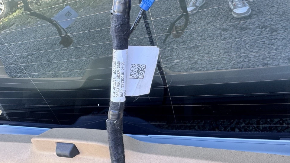 SOLO RECOGIDA LOCAL Porsche Macan 2016 puerta trasera. Limpio. sin arañazos ni abolladuras. Foto 2 de 4