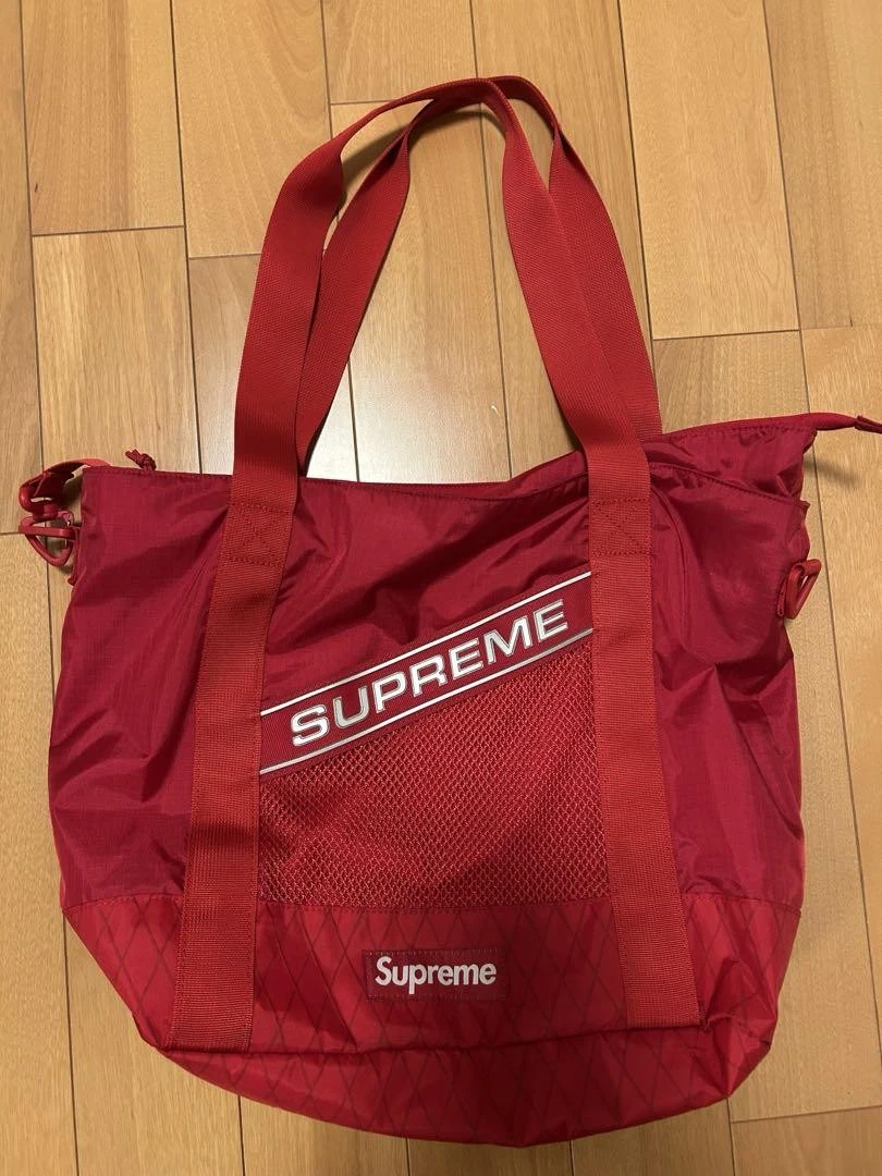 Sac fourre tout rouge Supreme 23FW 13x19,7x5,1 état
