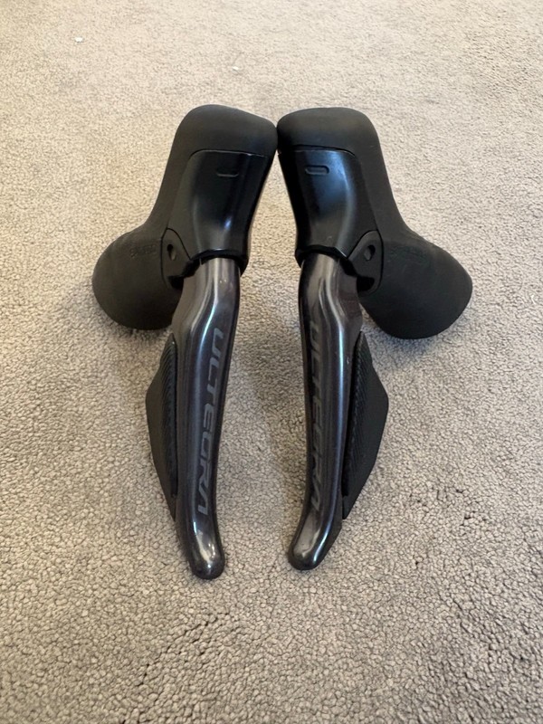 Shimano Ultegra Di2 ST-R8170 12-Speed Hydraulic Disc Brake Shifters & Calipers