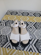 Clarks Springers Muti Adjust Touch Fasten Sandals size 6 EU 39.5 White & Black