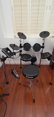 Alesis Drums Command Mesh Kit - with USB MIDI Connectivity, 600+ Drum Kit Sounds