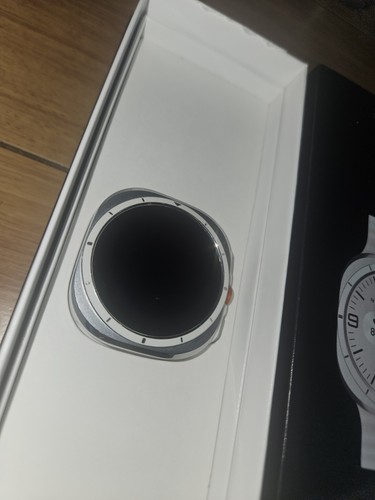 Samsung Galaxy Watch Ultra Bluetooth + 4G Cellular White - Picture 2 of 3