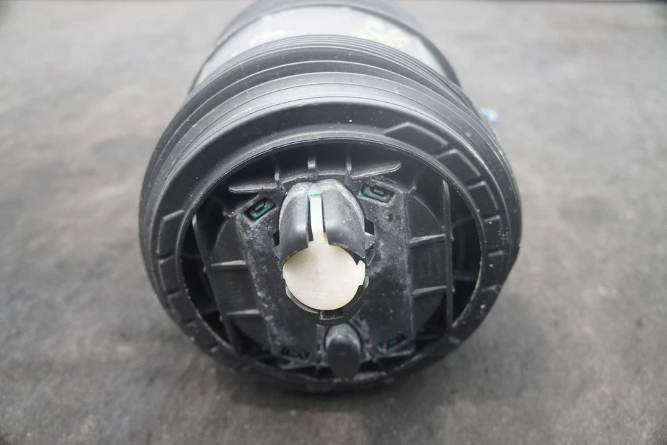 Bolsa de puntal de resorte neumático de suspensión trasera derecha 4M0616002AK Lamborghini Urus 2020-24 Foto 3 de 4