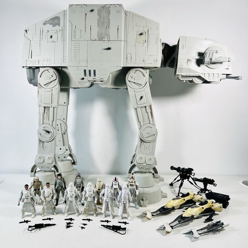 Star Wars At At Imperial Walker Legacy Hasbro 2010 Hoth AT-AT + figurines