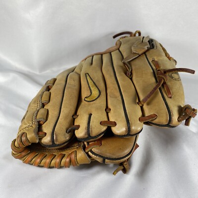 Nike Pro Gold 1150 RHT 11.5” Basket Web Baseball Glove Right Nike Pro Gold 1150 RHT 11.5” Basket Web Baseball Glove Right