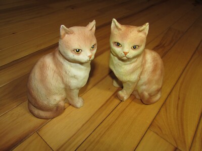 Enesco Pair of 2 Striped Yellow Brown CATS Sitting Yellow Eyes 5.25'' tall VTG