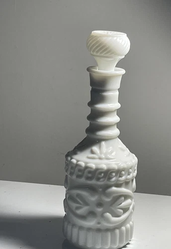 Milk glass Decanter Bottle Vintage Jim Beam’s Bonded Beam White Empty 11" Tall
