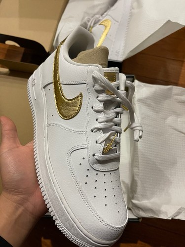 Nueva marca Nike Air Force 1 bajas blancas/Oro Metálico | Talla 9 |  Original | eBay