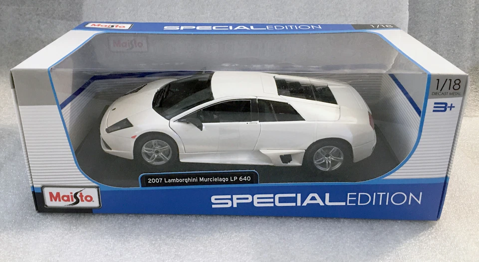 Maisto Lamborghini Murcielago LP-640 bianco metallizzato 1/18 - Immagine 3 di 3