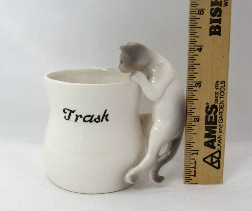 Vintage Ceramic Cat & Hiding Mouse Figural Mug Cup Trash Mug Shanty