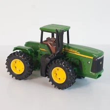 John Deere Ertl Tow Farm Cab Tractor Plastic 8" Toy