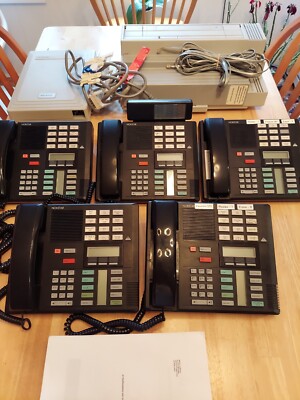 Nortel Networks Norstar Compact ICS Phone Panel System w/ 5 Desk Sets & Flash
