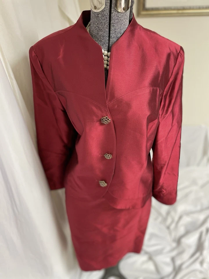 Traje Falda Lily & Taylor Talla 18 Conjunto de Dos Piezas Seda y Lana Rojo Brillo Elástico Foto 4 de 4