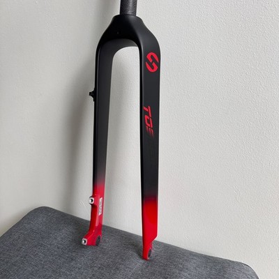 TOSEEK T800 Fullcarbonfaser-Mountainbike-Vorderrad-Gabel 26'' 9x100mm QR-Scheibenbremse