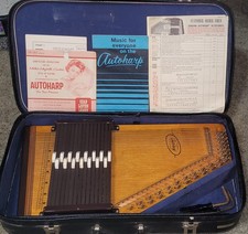 Oscar Schmidt 15 Chord 36 String Silvertone Autoharp with Felt Lined Case