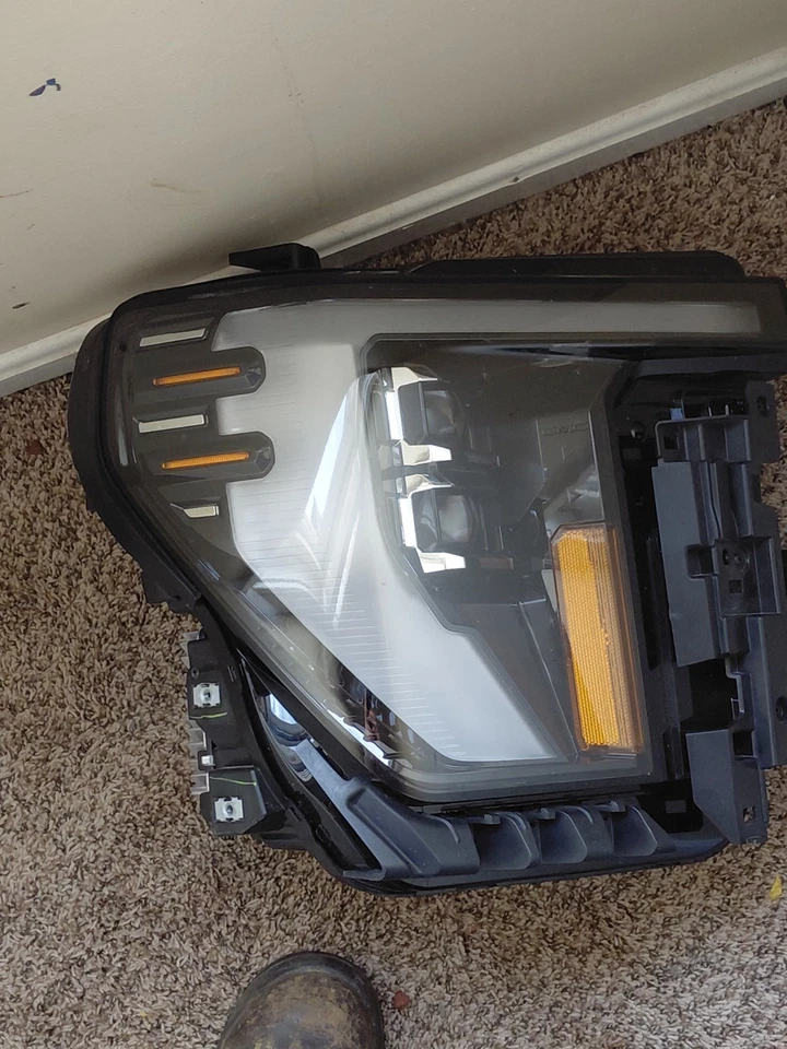 2024 GMC SIERRA 2500 3500 HD СВЕТОДИОДНАЯ ФАРА ПРАВАЯ В СБОРЕ OEM ДЕТАЛЬ #86516402 Б/У - Изображение 3 из 4