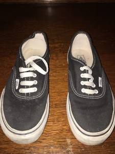 vans off the wall Kids Skateboarding Shoes Size 3 Us