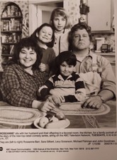 7x9 BW Press Still Photo ABC 1988 John Goodman Rosanne Barr Sara Gilbert & Cast