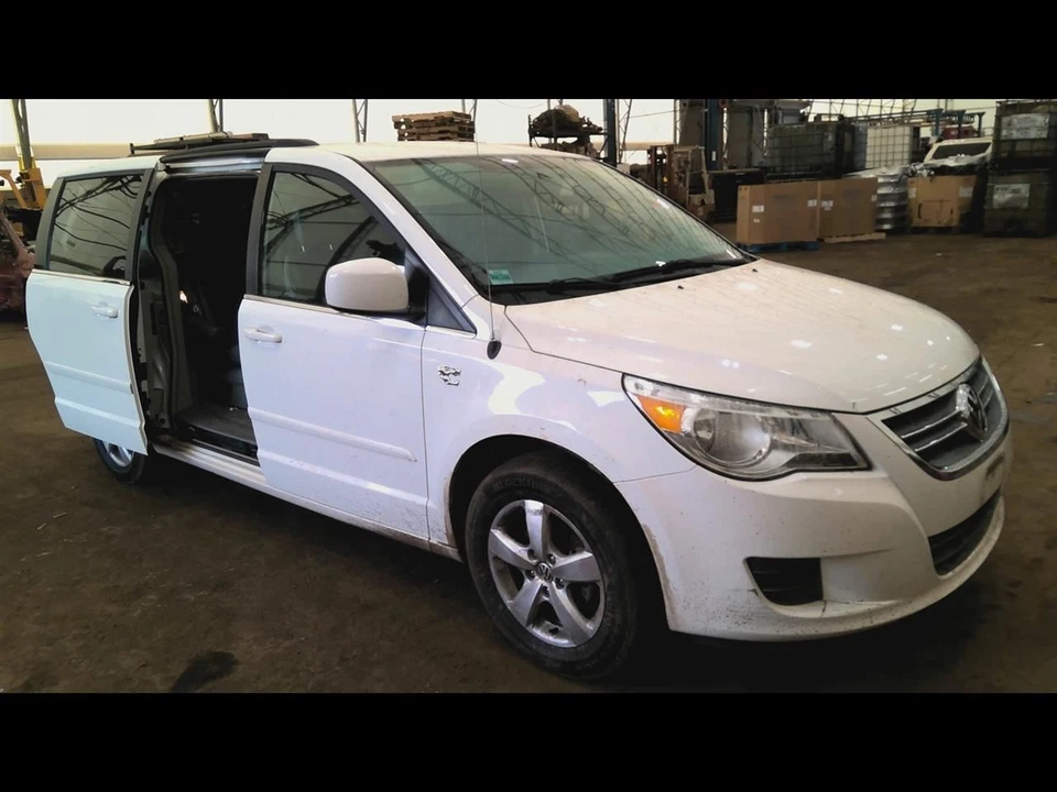 (LOCAL PICKUP ONLY) Rear Bumper Without Park Assist Fits 09-14 ROUTAN 6827340 Foto 3 de 4