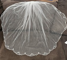Single Layer Scalloped Edge Elbow Length Wedding Veil