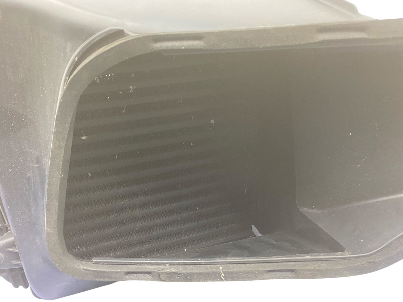 2017-2020 MASERATI LEVANTE M161 3L AWD FRONT LH TURBO INTERCOOLER W/ INTAKE DUCT
