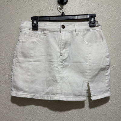 Luvamia women s White Denim Skort M Mini Stretch Button Belt Loops LC7811027-1
