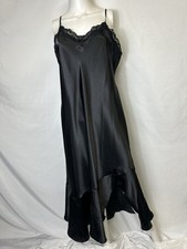 VINTAGE DELICATES BRAND BLACK SLIP / NIGHTGOWN MED