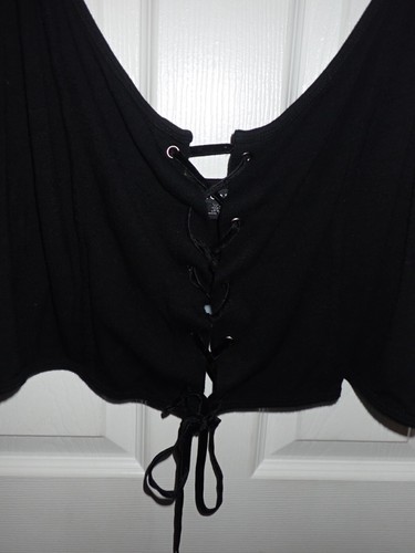 Canotta Torrid taglia 5 (taglia 5X) crop cami nera stringata davanti spalline spaghetti - Foto 2 di 7