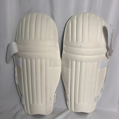 Yoogi Moulded Cricket Batting Leg Guard Light Weight Batting Pad YOUTH