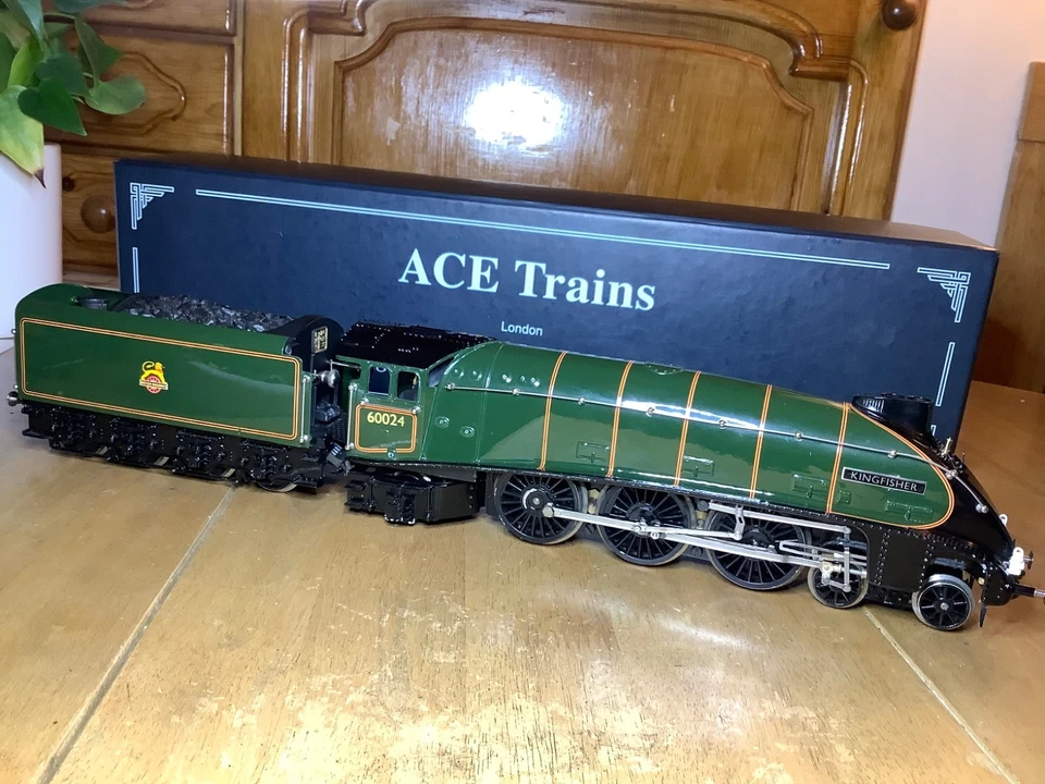 Ace Trains O Gauge 3 Rail AC/DC BR Green 4-6-2 A4 Class Loco 60024 Kingfisher - Image 2 of 4