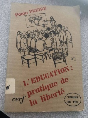 ERZIEHUNG: Cer Praxis der Freiheit | Guter Zustand