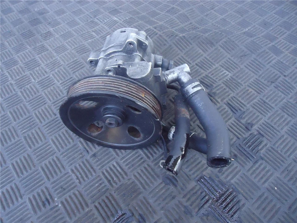 Bomba de dirección asistida Mercedes Benz 2000 Foto 4 de 4