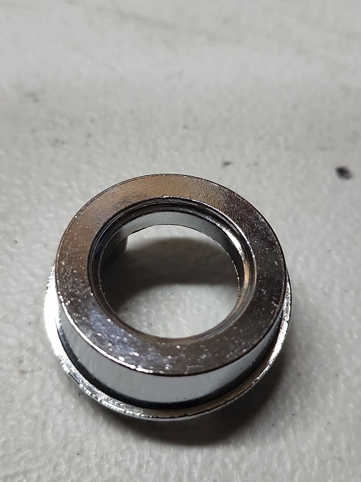 Chevrolet CHEVELLE VEGA MONZA AÑOS 60 NOS ANTENA BISEL GM OEM P/N 3897447 OEM Foto 2 de 4