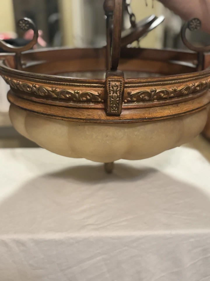 Hampton Bay Chateau Deville 3 luces Foto 3 de 4