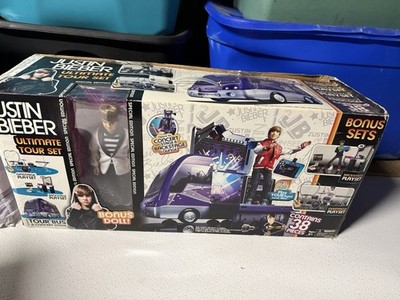 Justin Bieber Ultimate Tour Set Doll Playset 38 Pieces Bonus Doll Bus