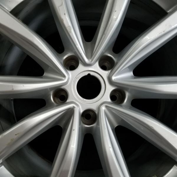 Front Aston Martin DBS SB11 Silver OEM Wheel 20” Original Rim HY531007AA 96209