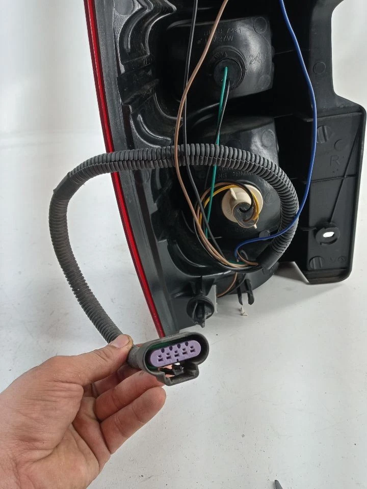 Faro derecho pasajero Chevrolet C10 1988-1998 con un proyector reemplazo OEM Foto 3 de 4