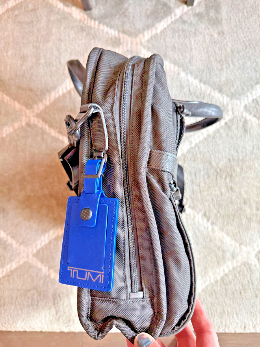 TUMI Alpha 3 T-pass Compact 17