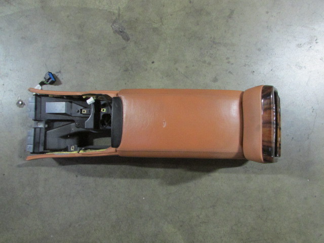 Maserati Quattroporte, Front Center Console, Cuoio, Used, P/N 981342026