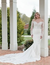 wedding dress made by Martina Liana. Stunning gown, never worn.